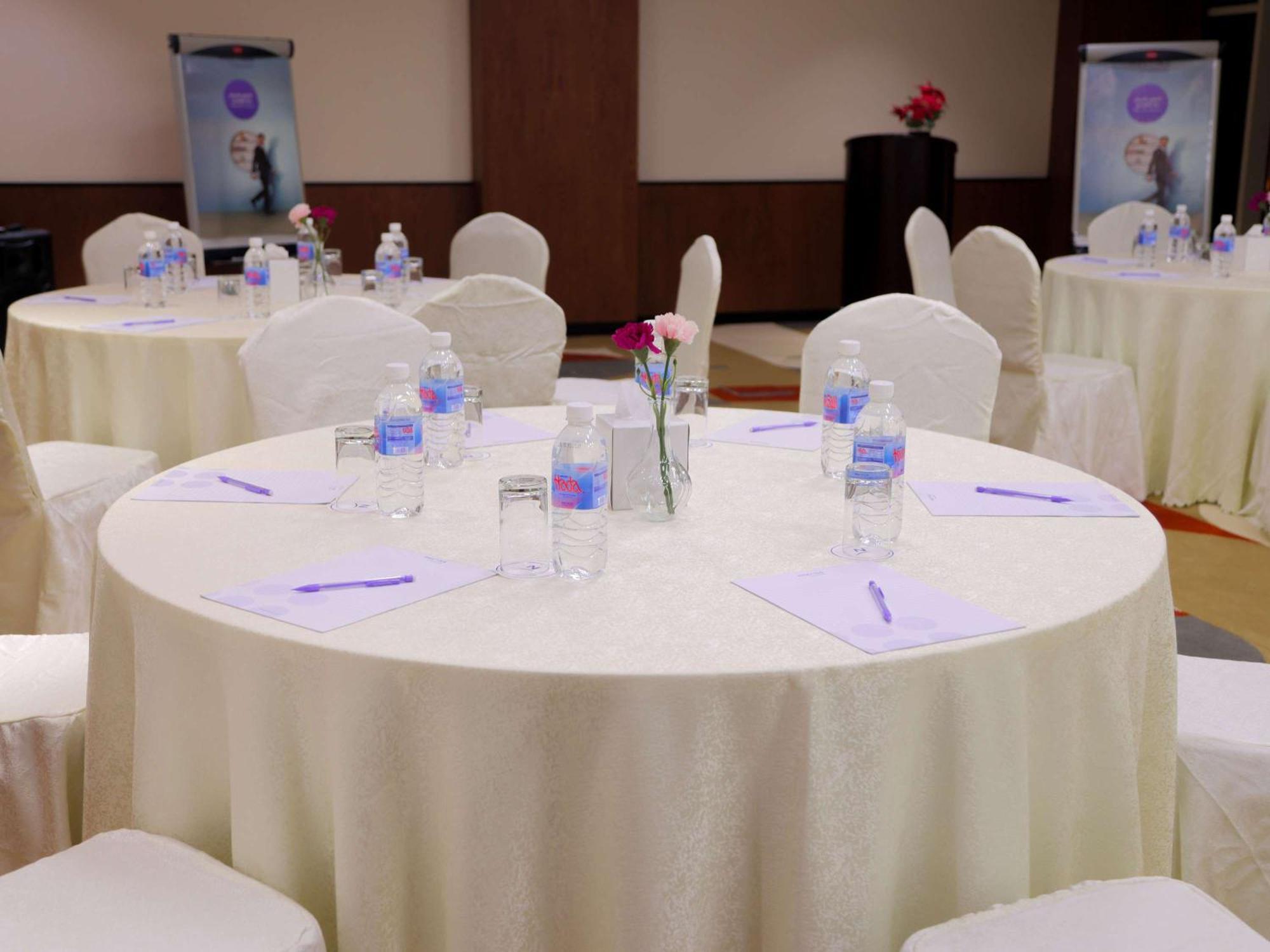 Novotel Suites Riyadh Centre Ngoại thất bức ảnh