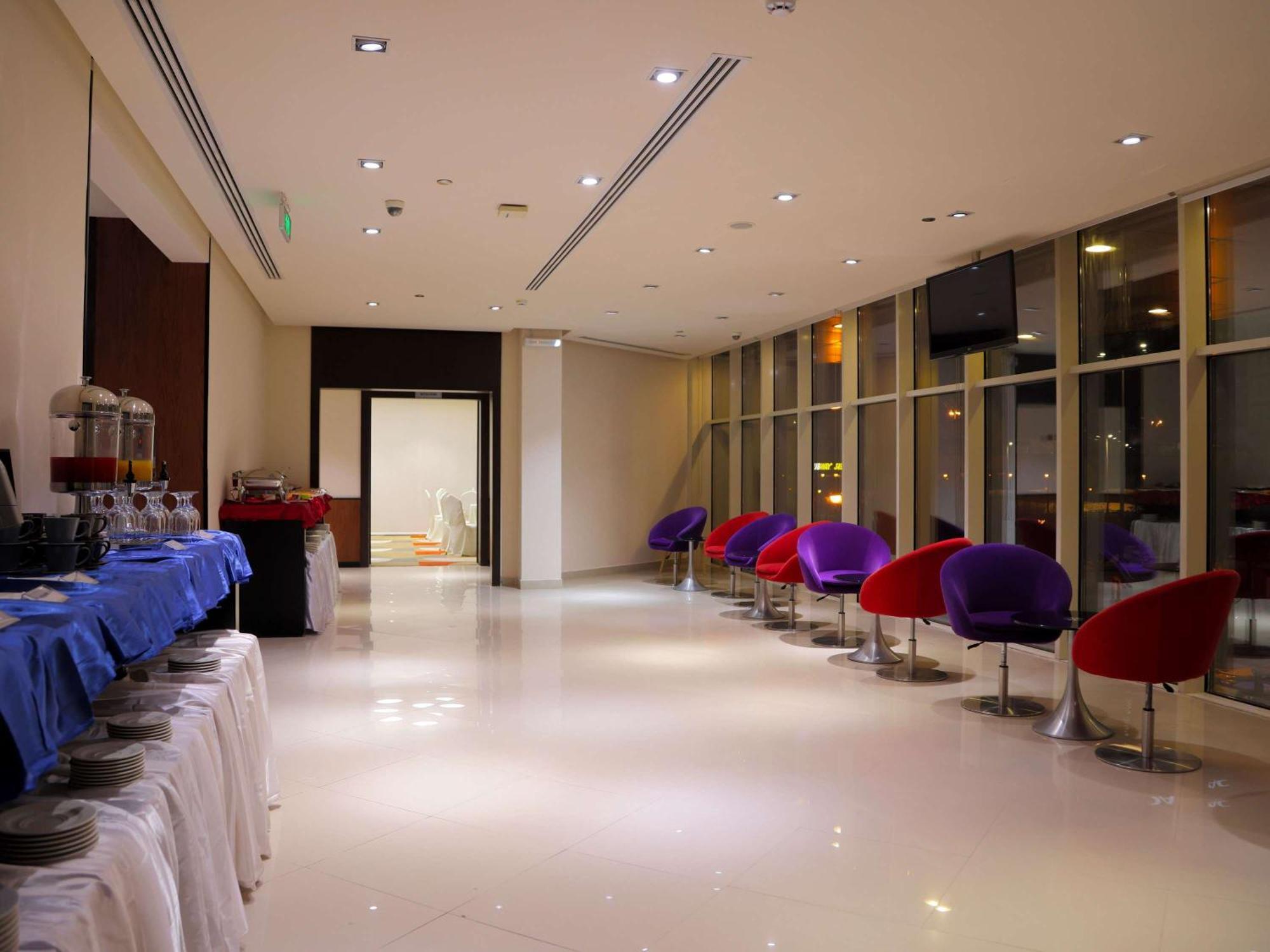 Novotel Suites Riyadh Centre Ngoại thất bức ảnh